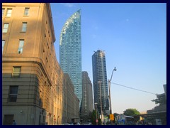 Harbourfront 001 - towards L Tower